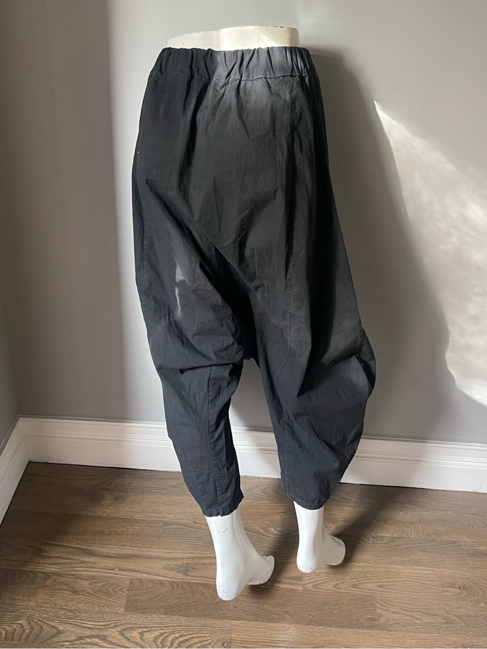 Guides Made in Italy Women’s Parachute Pants - Picture 3 of 6